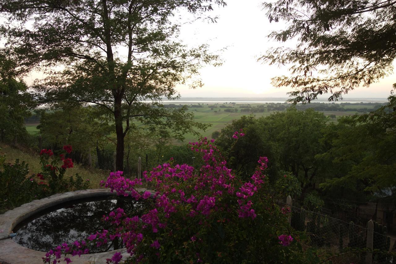 Lei Thar Gone Guest House Yenangyaung Exterior photo